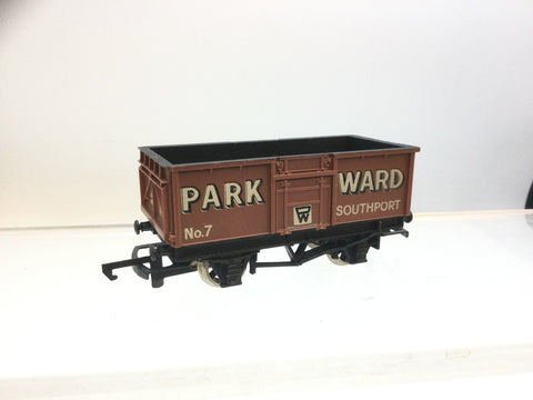 Wrenn W5026 OO Gauge 16T Mineral Wagon Park Ward (L1)