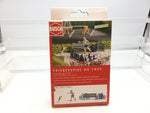 Busch 7899 HO/OO Gauge Dog Playing Frisbee