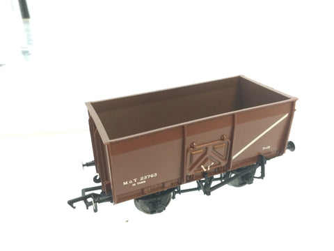 Bachmann 37-426C OO Gauge 16t Slope Sided Mineral Wagon, M.O.T Brown (L2)