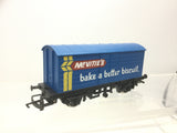Hornby R137 OO Gauge Long Wheelbase Van McVities