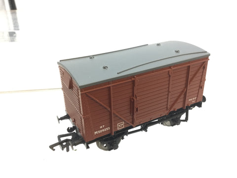 Bachmann 37-802B OO Gauge BR 12t Single Vent Van M509355