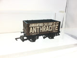 Hornby R6088 OO Gauge 8 Plank Wagon Ammanford