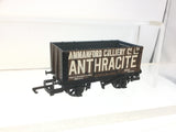 Hornby R6088 OO Gauge 8 Plank Wagon Ammanford