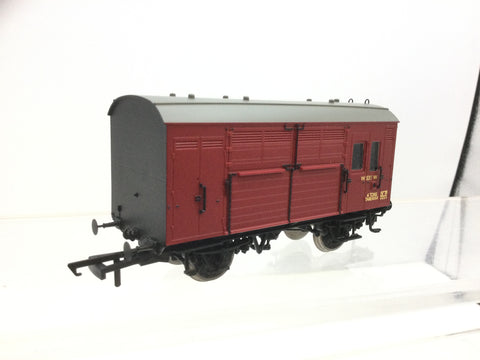 Hornby R6537A OO Gauge BR Horse Box (RENUMBERED)