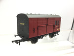 Hornby R6537 OO Gauge BR Maroon Horse Box (RENUMBERED)