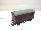 Triang/Hornby R123 OO Gauge BR Maroon Horse Box Wagon B547