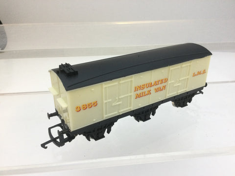 Hornby R671 OO Gauge Six Wheeled Insulated Milk Van