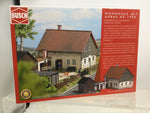 Busch 1909 HO/OO Gauge Residential House with Extension Kit