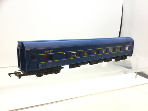 Triang R444 OO Gauge 1st Class Passenger Coach VR (L2)