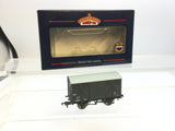 Bachmann 37-751B OO Gauge GWR 12t Fruit Van GW134330