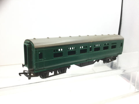 Triang R231 OO Gauge BR Green 7" Coach