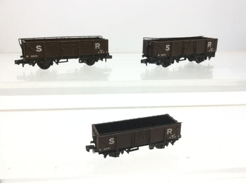 Peco NR-10S N Gauge SR 15ft 9 Plank Wagon with High Bar 6241 x3