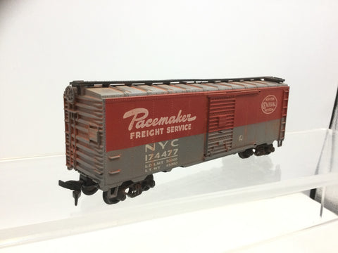 Athearn 2046 HO Gauge Box Car NYC Pacemaker 174477 (Weathered)