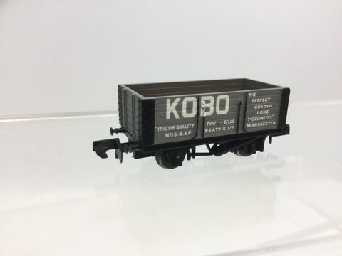 Graham Farish 373-176 N Gauge 7 Plank Wagon Kobo, Manchester