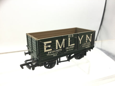 Mainline 37428 OO Gauge 7 Plank Wagon Emlyn