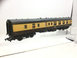 Mainline 37-106 OO Gauge BR BSK Coach Chocolate/Cream 2nd Class W34860