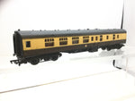 Mainline 37-106 OO Gauge BR BSK Coach Chocolate/Cream 2nd Class W34860