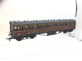 Airfix 54251 OO Gauge LMS Suburban Composite Coach Maroon 19195