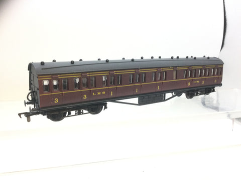 Airfix 54251 OO Gauge LMS Suburban Composite Coach Maroon 19195