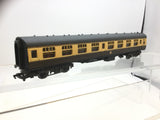 Mainline 37-105 OO Gauge BR Mk 1 Corridor 2nd Coach Choc/Cream W24716