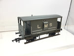Bachmann 38-552A OO Gauge MR 20t Brake Van w Dockets LMS Grey