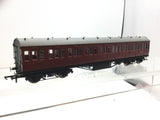 Hornby R4690 OO Gauge BR Maroon (Ex-LMS) Non-Corridor 3rd Coach M11912M