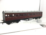 Hornby R4689A OO Gauge BR Maroon (Ex-LMS) Non-Corridor Composite Coach M16587M