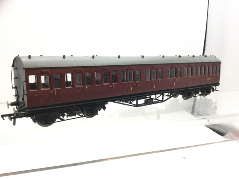 Hornby R4689A OO Gauge BR Maroon (Ex-LMS) Non-Corridor Composite Coach M16587M