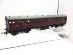 Hornby R4689A OO Gauge BR Maroon (Ex-LMS) Non-Corridor Composite Coach M16587M
