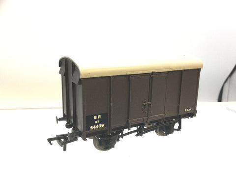 Bachmann 38-075 OO Gauge 12t Southern Plywood Panel Vent Van SR Brown 54409