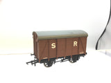 Hornby R6268A OO Gauge SR Double Vent Van 44399