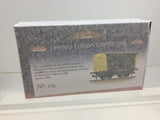 Bachmann 38-884K OO Gauge BR VEA Van Ministry of Defence