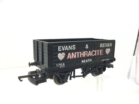 Lima 305613 OO Gauge 7 Plank Open Wagon Evans & Bevan
