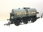 Hornby R6377 OO Gauge GWR 6 Wheel Tank Wagon Aplin & Barrett Ltd (L2) Unboxed