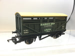 Hornby R215 OO Gauge Harvey Bros Cattle Van