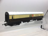 Hornby R4108 OO Gauge GWR Operating Mail Coach Set