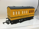 Hornby R296 OO Gauge Track Cleaning Coach (L2)