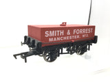 Dapol 4F-032-007 OO Gauge Rectangular Tank Wagon Smith & Forrest No2