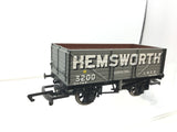 Hornby R6596 OO Gauge 7 Plank Wagon Hemsworth