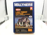 Walthers 933-3657 HO Gauge Lake Forest Cottage Kit