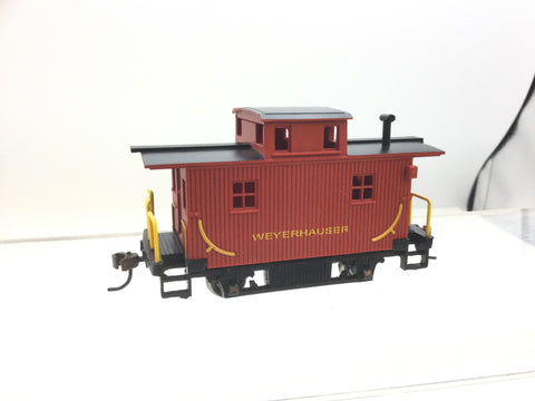 Bachmann 18444 HO Gauge Bobber Caboose Weyerhauser