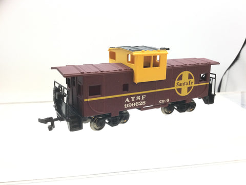 Bachmann 17702 HO Gauge Wide Vision Caboose ATSF 999628