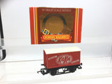 Hornby R722 OO Gauge Kit Kat Covered Van