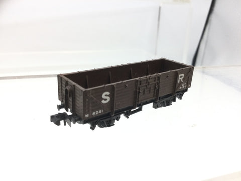 Peco NR-10S N Gauge SR 15ft 9 Plank Wagon with High Bar 6241