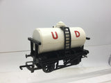Triang/Hornby R15 OO Gauge UD Milk Tanker