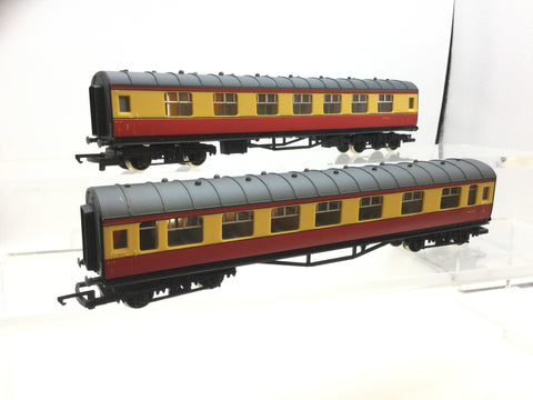 Hornby R437 OO Gauge BR Red/Cream Stanier Coach M4329 x2
