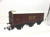 Hornby R6242B OO Gauge LMS Insulated Milk Van