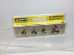 Noch 15908 HO/OO Gauge Children on Bicycles (4) Figure Set