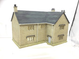 Hornby R8782 OO Gauge Farm House
