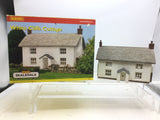Hornby R8547 OO Gauge White Cliffs Cottage